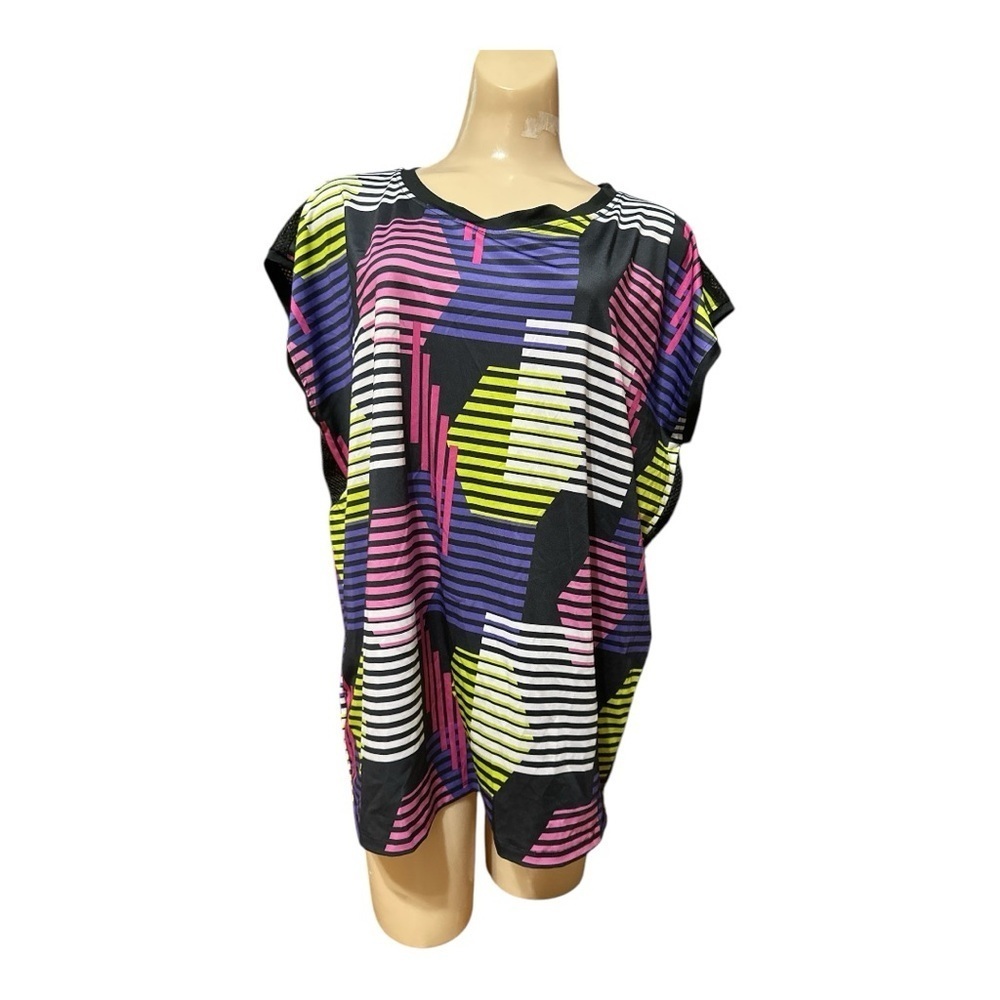 Cover Girl Active Boxy & Oversized Colorful Geometric Print Muscle Top, Medium